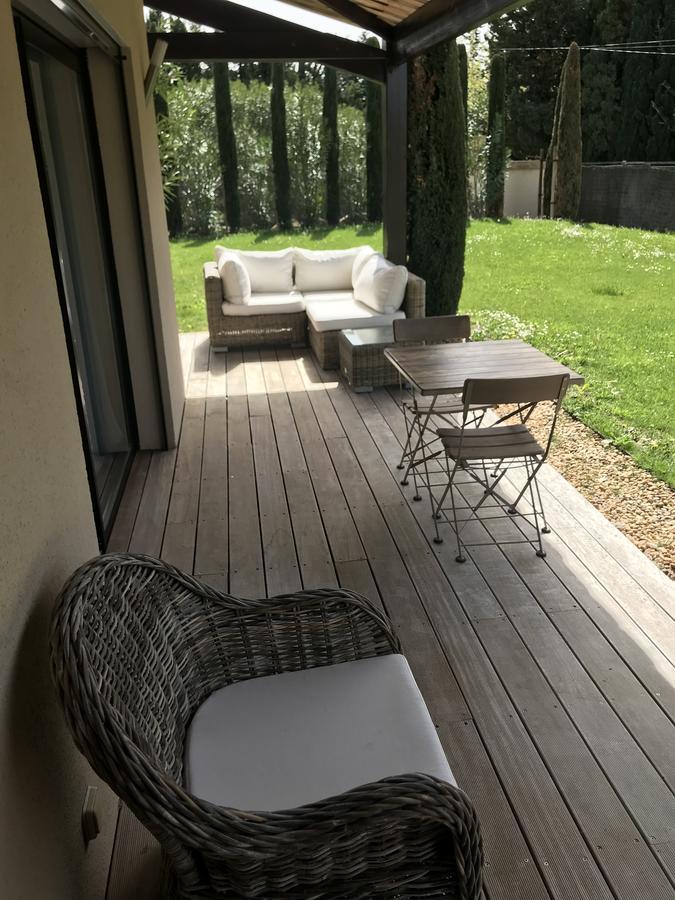 Mas Des Limites Bed & Breakfast Rognonas Екстериор снимка