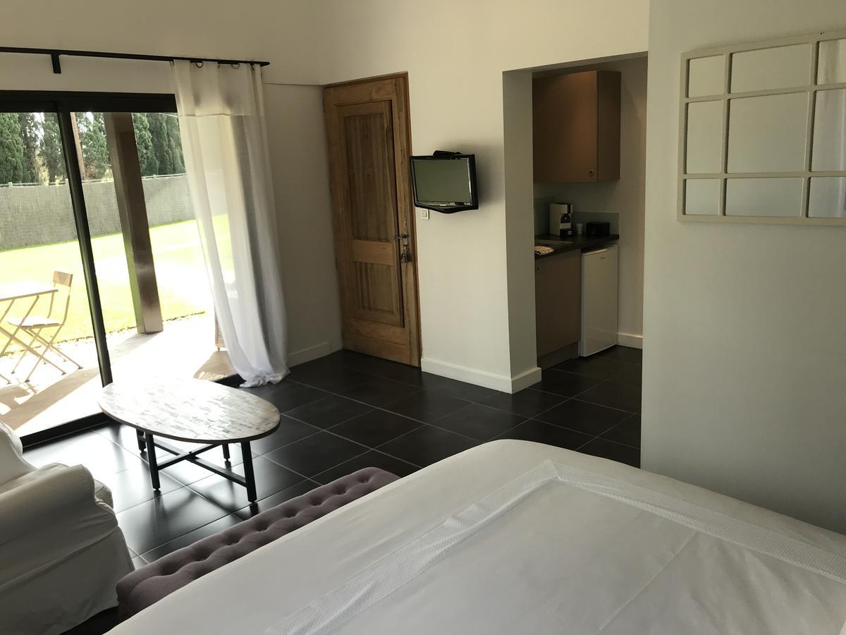 Mas Des Limites Bed & Breakfast Rognonas Екстериор снимка