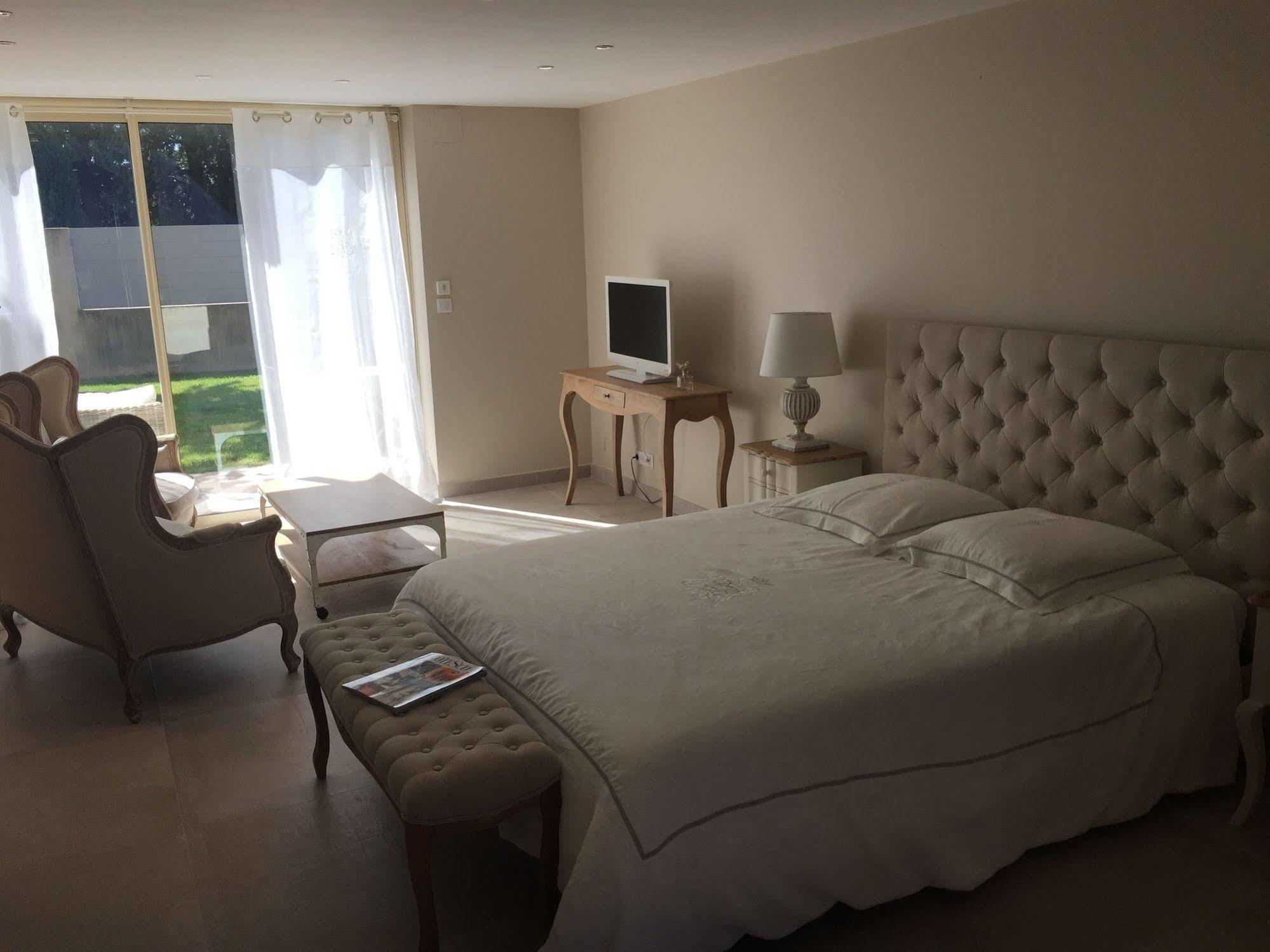 Mas Des Limites Bed & Breakfast Rognonas Екстериор снимка